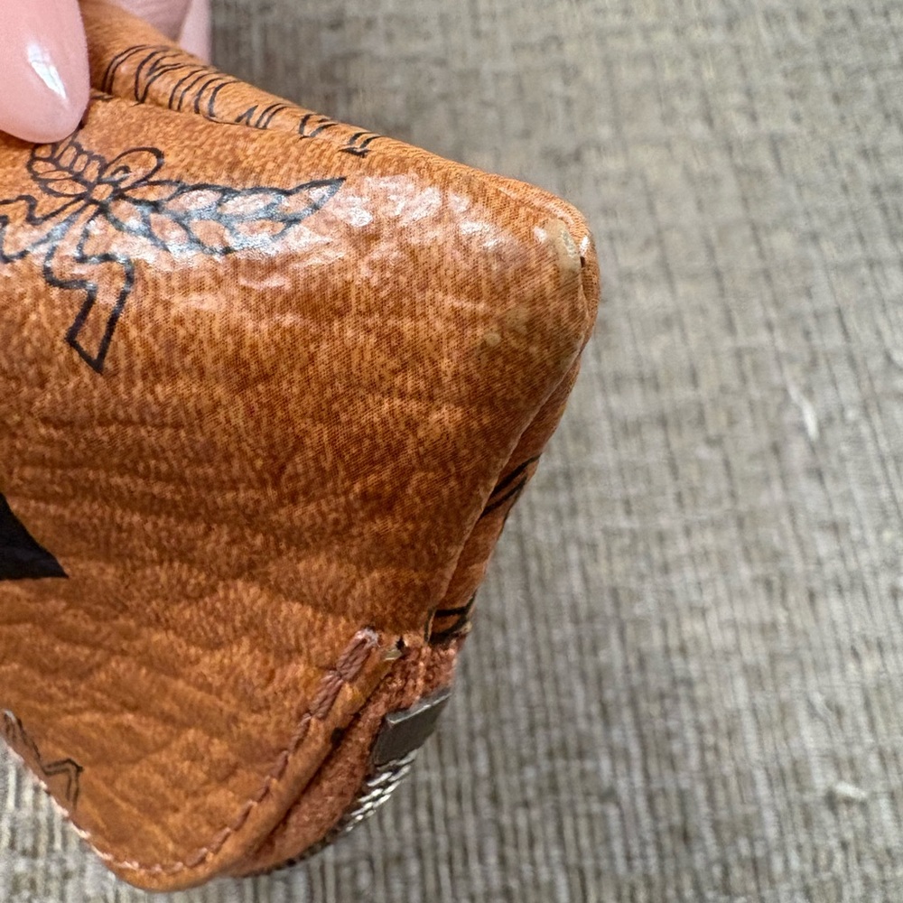 MCM Key Pouch - Picture 11 of 12